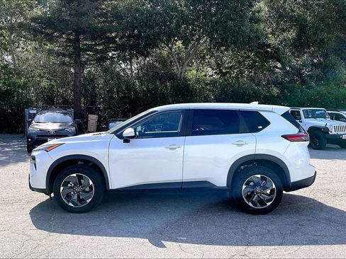 Used 2024 Nissan Rogue SV AWD/4WD image 7