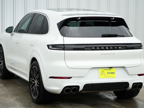 Used 2024 Porsche Cayenne S w/ Premium Package Plus image 56