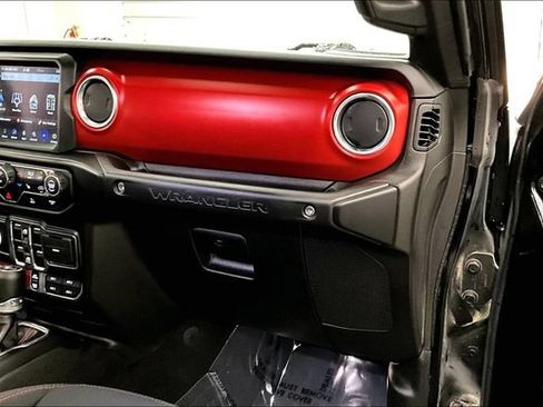 Used 2022 Jeep Wrangler Unlimited Rubicon w/ Dual Top Group AWD/4WD image 18