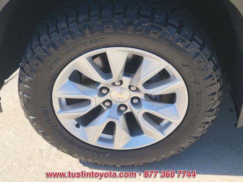 Used 2020 Chevrolet Silverado 1500 Custom w/ Custom Value Package image 9