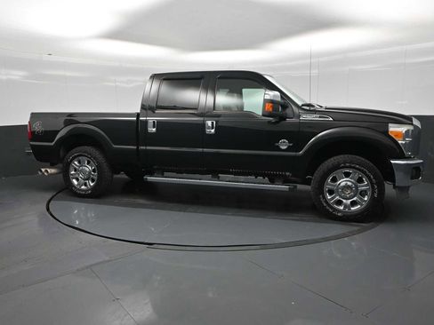 Used 2012 Ford F250 Lariat w/ Chrome Pkg image 2