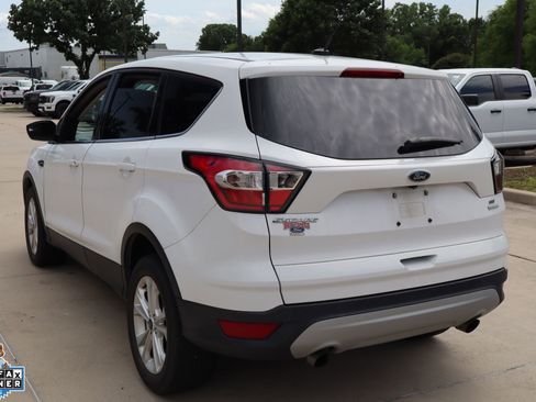 Used 2017 Ford Escape SE FWD image 6