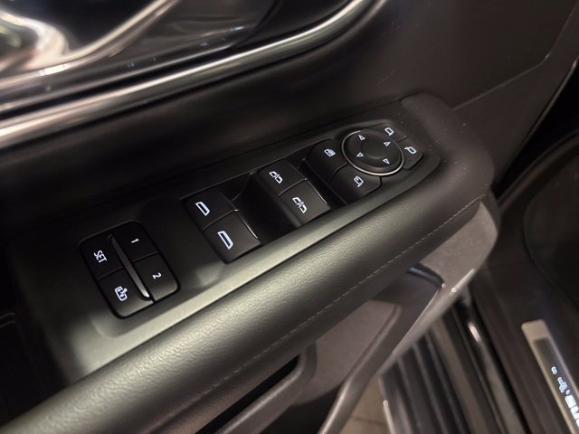 Used 2023 Chevrolet Suburban High Country w/ Advanced Technology Package AWD/4WD image 11