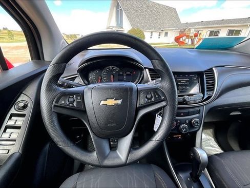 Used 2018 Chevrolet Trax LT AWD/4WD image 8