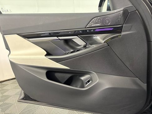 Certified 2026 BMW 530i RWD image 21