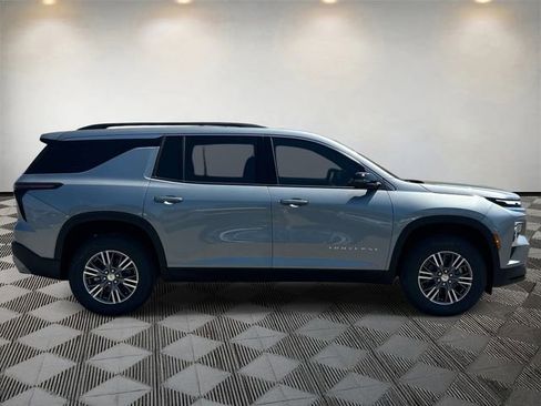 New 2026 Chevrolet Traverse LT w/ Driver Confidence Package FWD image 6