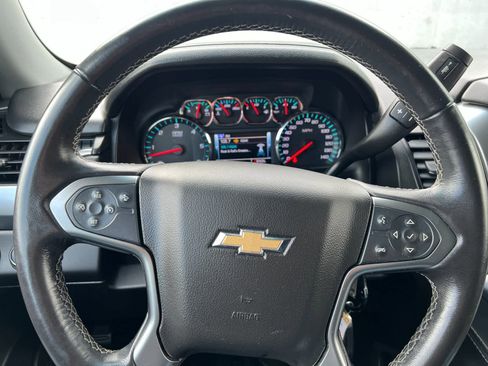 Used 2017 Chevrolet Suburban LT image 24