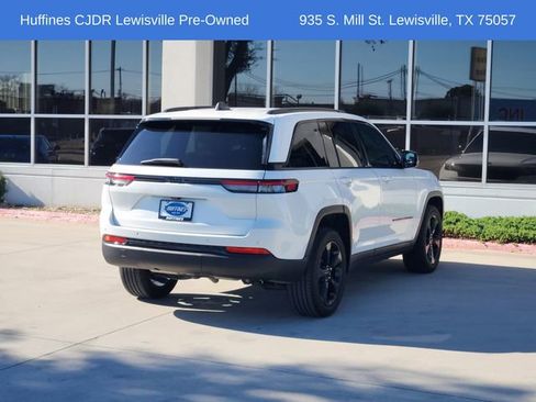 Used 2023 Jeep Grand Cherokee Altitude image 7