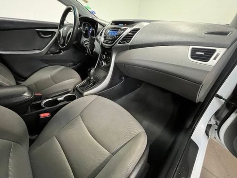 Used 2016 Hyundai Elantra SE FWD image 11