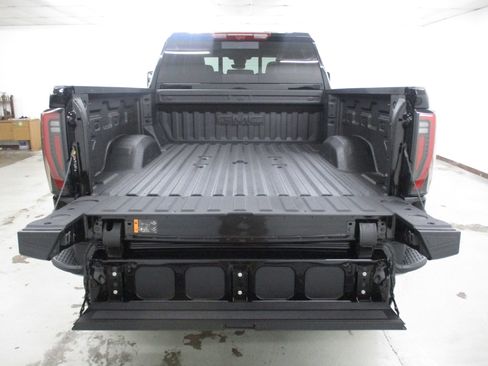 New 2026 GMC Sierra 2500 AT4X AWD/4WD image 17