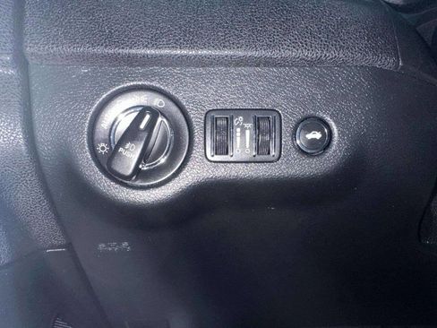 Used 2018 Chrysler 300 Limited image 26