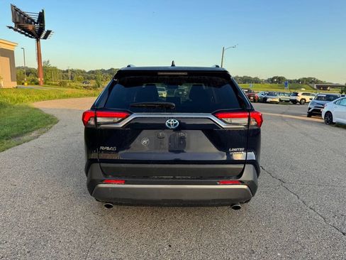 Certified 2019 Toyota RAV4 Limited w/ Limited Grade Weather Package AWD/4WD image 15