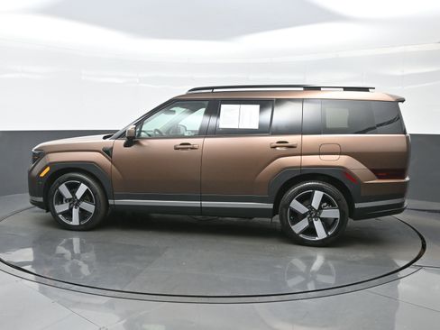 Used 2025 Hyundai Santa Fe Limited image 3