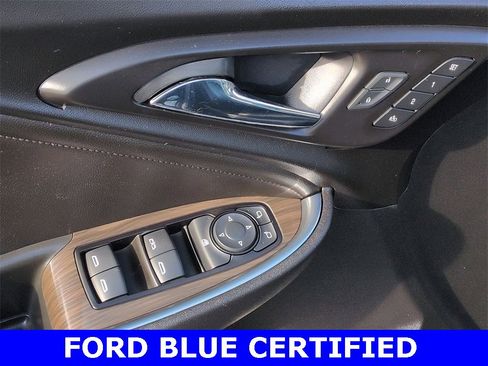 Used 2020 Chevrolet Malibu Premier image 10