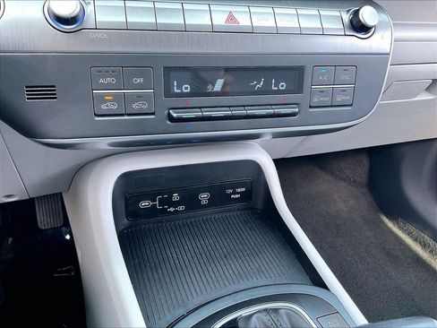 Used 2024 Hyundai Kona SEL AWD/4WD image 24