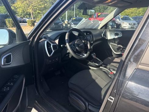 Certified 2022 Kia Soul LX FWD image 4