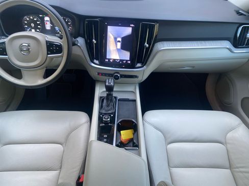 Used 2022 Volvo V60 T5 Cross Country w/ Advanced Package image 22