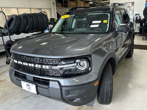 Used 2025 Ford Bronco Sport Outer Banks w/ Outer Banks Tech Package+ AWD/4WD image 6