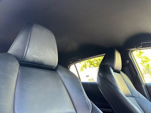 Certified 2021 Toyota Venza XLE AWD/4WD image 17