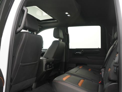 Used 2024 GMC Sierra 2500 AT4 w/ AT4 Preferred Package AWD/4WD image 16