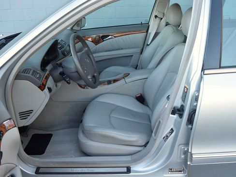 Used 2004 Mercedes-Benz E 500 Sedan image 20