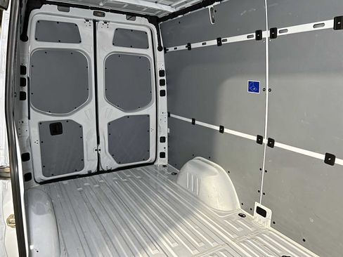 Used 2025 Mercedes-Benz Sprinter 2500 image 14