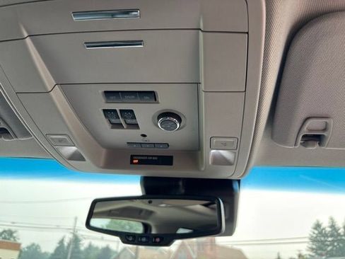 Used 2018 Chevrolet Suburban LT AWD/4WD image 8