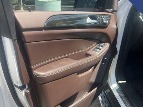 Used 2018 Mercedes-Benz GLE 350 image 4