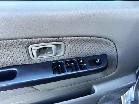 Used 2004 Nissan Xterra XE image 18