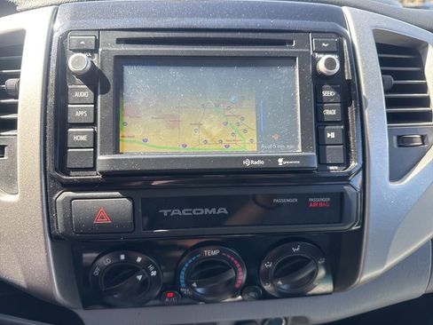 Used 2015 Toyota Tacoma PreRunner w/ SR5 Package image 16