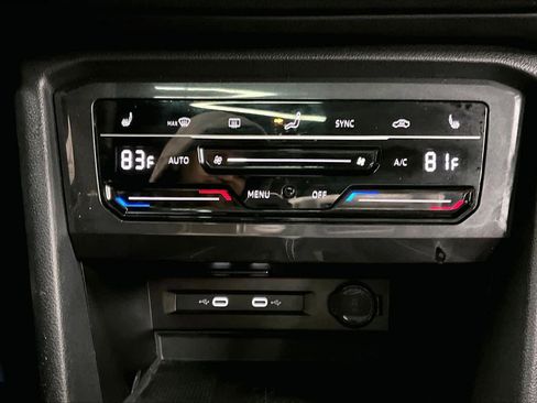 Used 2024 Volkswagen Tiguan SE R-Line image 36