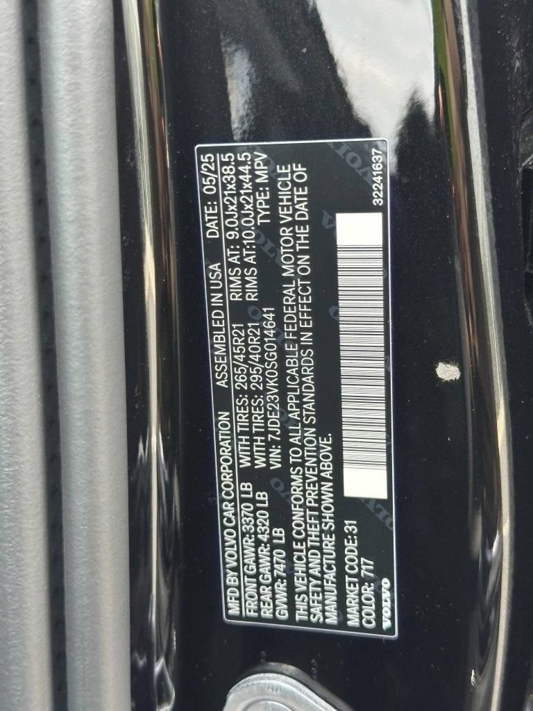 Certified 2025 Volvo EX90 Plus AWD/4WD image 28