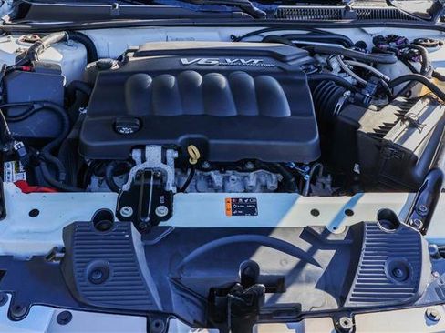 Used 2016 Chevrolet Impala LT image 29