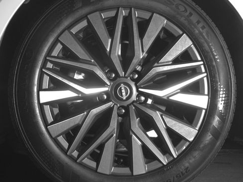 Used 2025 Nissan Altima 2.5 SV image 9