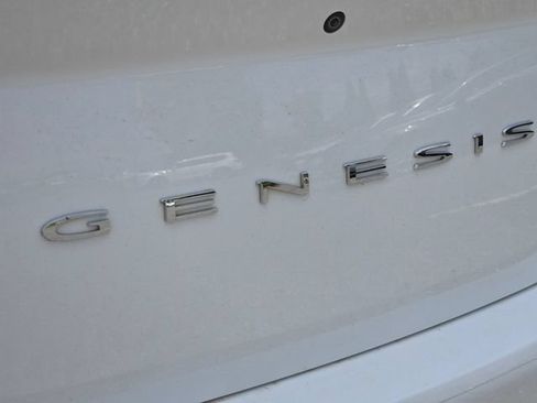 Used 2022 Genesis G70 2.0T RWD image 21