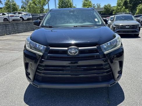 Used 2019 Toyota Highlander SE AWD/4WD image 2