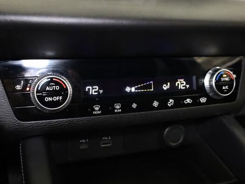 Used 2023 Mitsubishi Outlander SE image 23