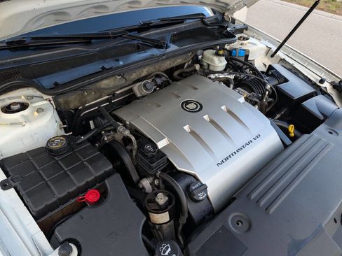 Used 2008 Cadillac DTS Luxury I w/ Sun And Sound Package image 26