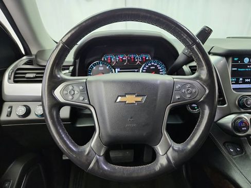 Used 2018 Chevrolet Suburban LT w/ Luxury Package AWD/4WD image 12