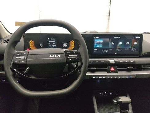 Used 2025 Kia K4 FWD image 22