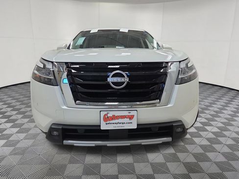 Used 2024 Nissan Pathfinder SL w/ SL Premium Package AWD/4WD image 5