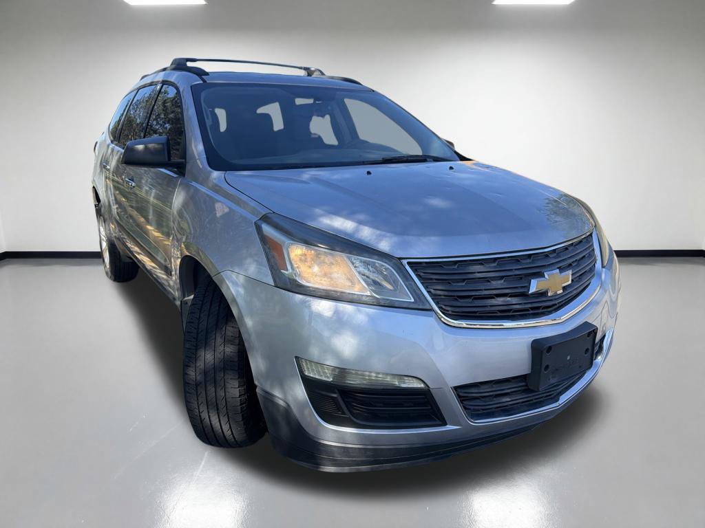 Used 2013 Chevrolet Traverse LS FWD image 2
