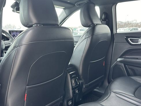 Used 2023 Jeep Compass Trailhawk image 11