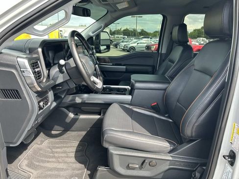 Used 2025 Ford F250 Lariat AWD/4WD image 29