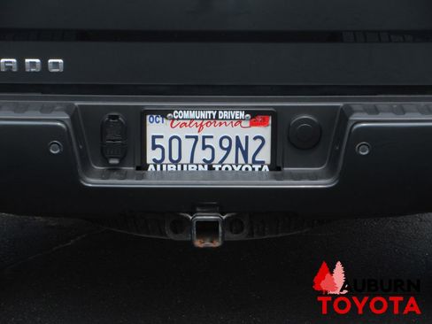 Used 2017 Chevrolet Silverado 1500 LTZ Z71 w/ LTZ Plus Package AWD/4WD image 8