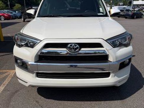 Used 2017 Toyota 4Runner Limited AWD/4WD image 3