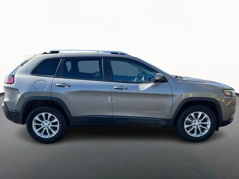 Used 2020 Jeep Cherokee Latitude w/ Cold Weather Group image 2