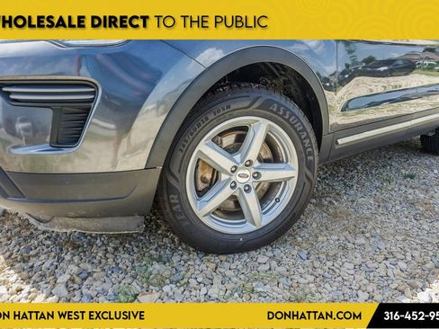 Used 2019 Ford Explorer XLT image 37