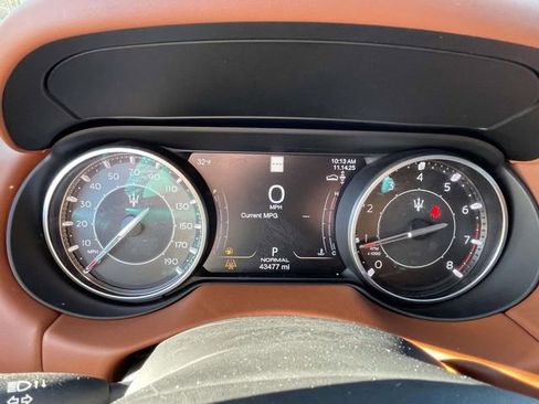 Used 2021 Maserati Levante image 20