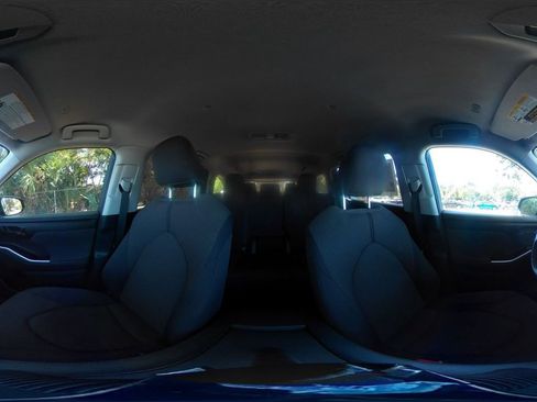 Used 2025 Toyota Highlander LE FWD image 44